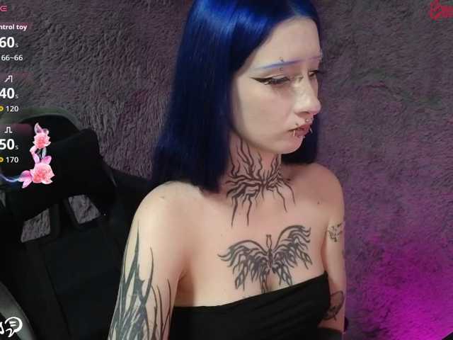 YoungAlice1, live now on BongaCams
