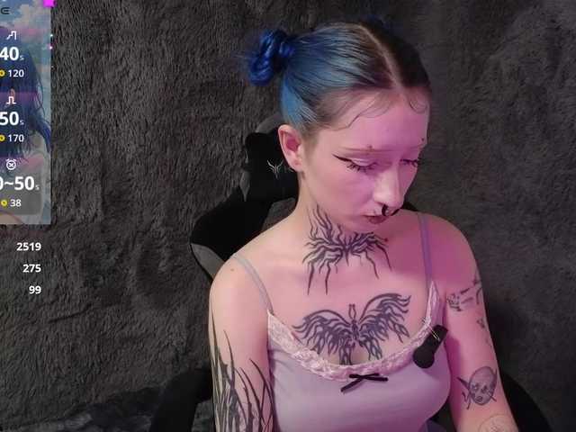 YoungAlice1 live cam on BongaCams