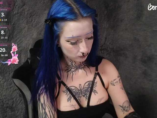 YoungAlice1 live cam on BongaCams