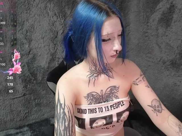 YoungAlice1 live cam on BongaCams