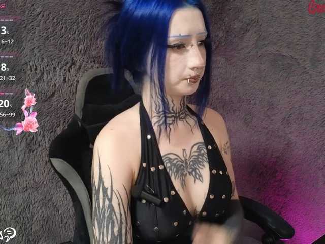 YoungAlice1 live cam on BongaCams