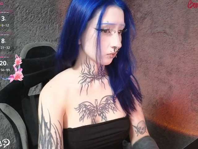 YoungAlice1 live cam on BongaCams