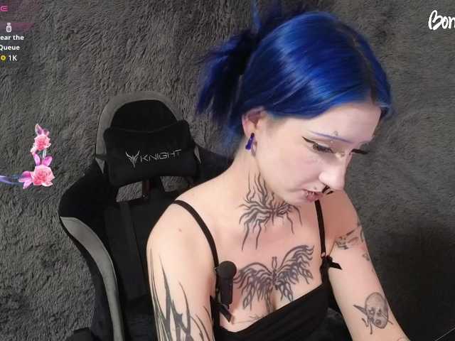 YoungAlice1 live cam on BongaCams