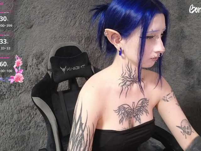YoungAlice1 live cam on BongaCams