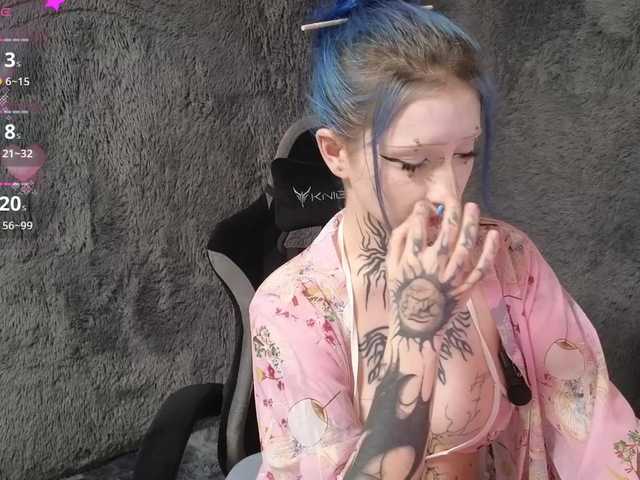 YoungAlice1 live cam on BongaCams