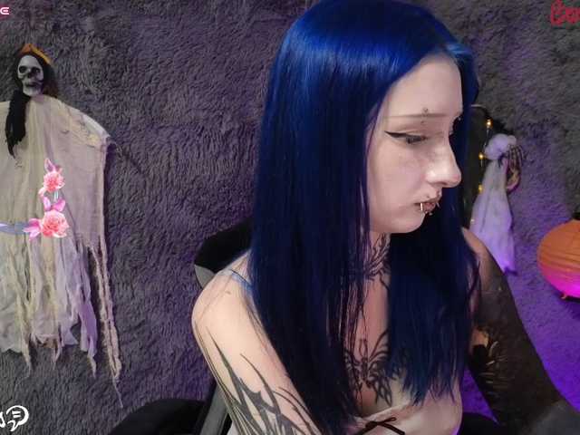 YoungAlice1 live cam on BongaCams