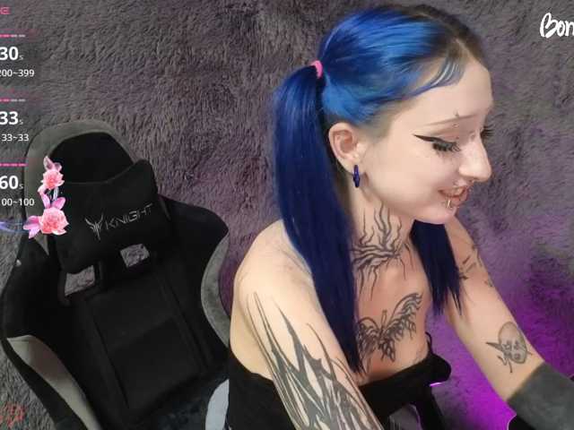 YoungAlice1 live cam on BongaCams