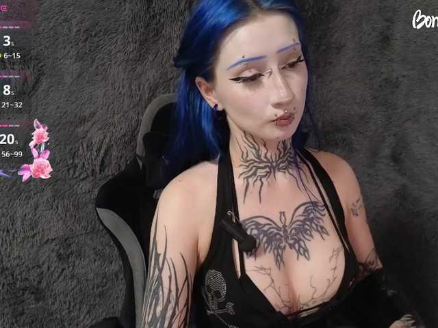 YoungAlice1 live cam on BongaCams
