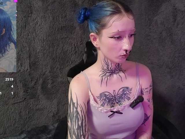 YoungAlice1 live cam on BongaCams