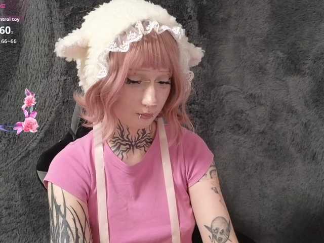 YoungAlice1 live cam on BongaCams