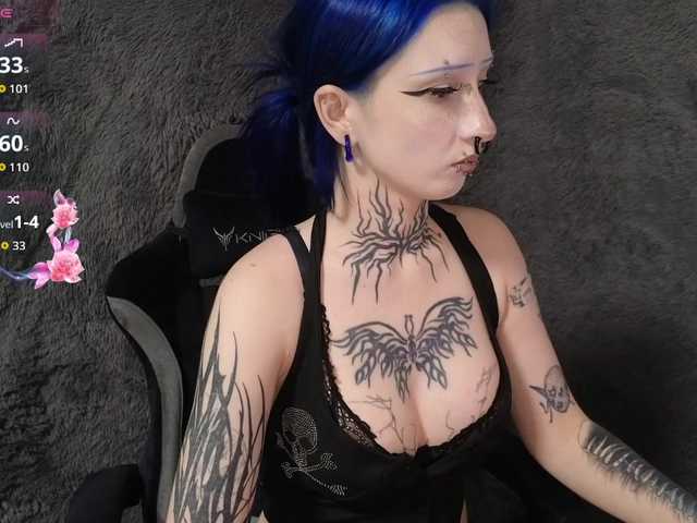 YoungAlice1 live cam on BongaCams