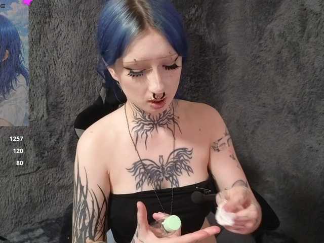 YoungAlice1 live cam on BongaCams
