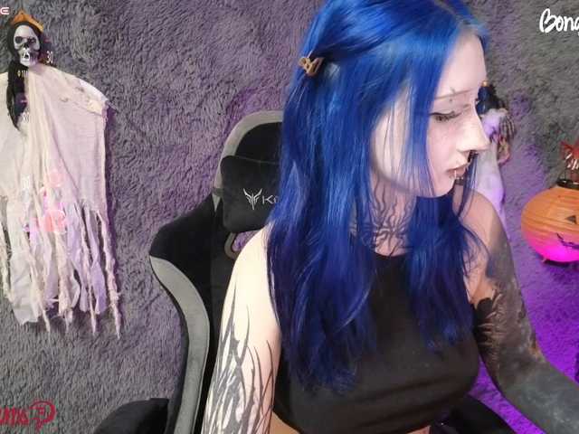 YoungAlice1 live cam on BongaCams