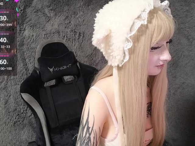 YoungAlice1 live cam on BongaCams
