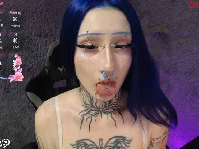 YoungAlice1 live cam on BongaCams