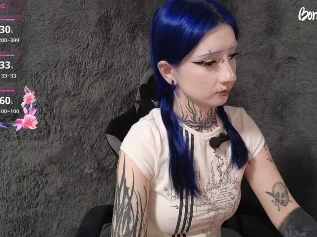 YoungAlice1 live cam on BongaCams
