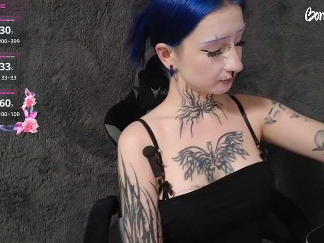 YoungAlice1 live cam on BongaCams