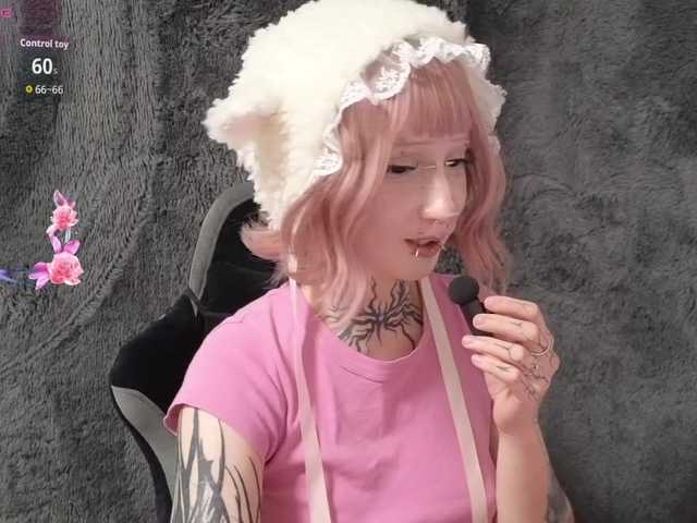 YoungAlice1 live cam on BongaCams