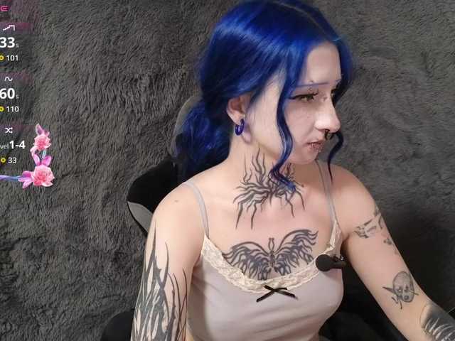 YoungAlice1 live cam on BongaCams