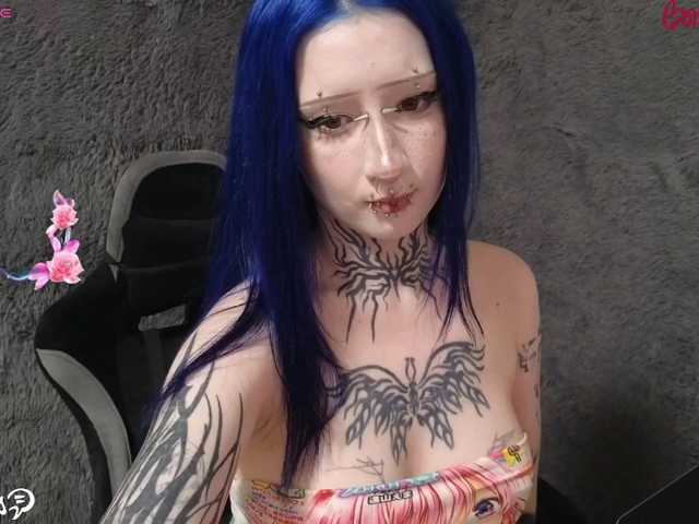 YoungAlice1 live cam on BongaCams