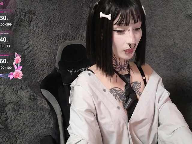 YoungAlice1 live cam on BongaCams