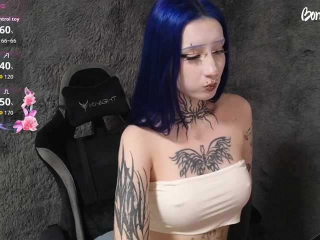 YoungAlice1 live cam on BongaCams