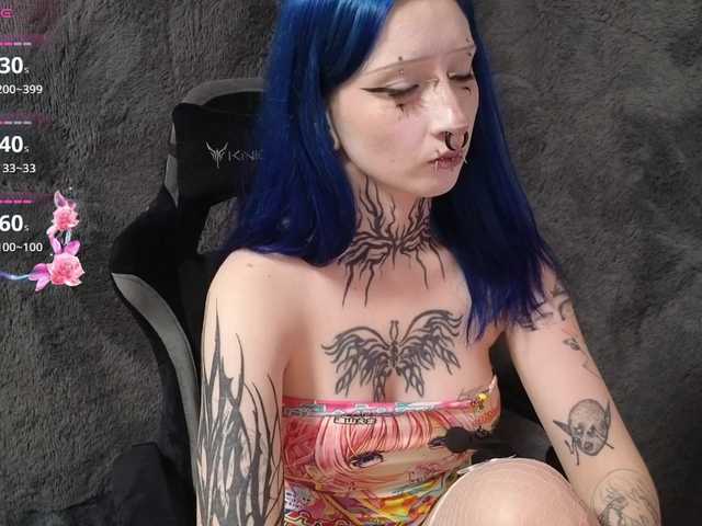 YoungAlice1 live cam on BongaCams