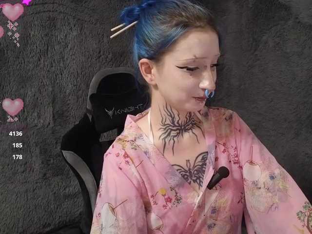 YoungAlice1 live webcam show