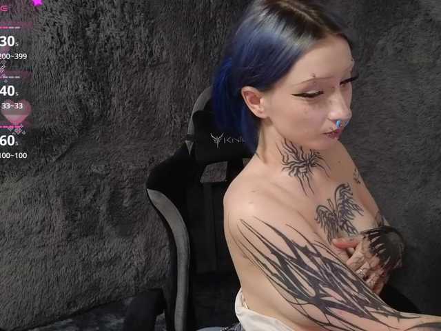 YoungAlice1 live webcam show