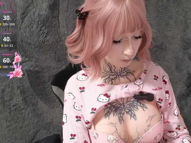 YoungAlice1 live cam on BongaCams