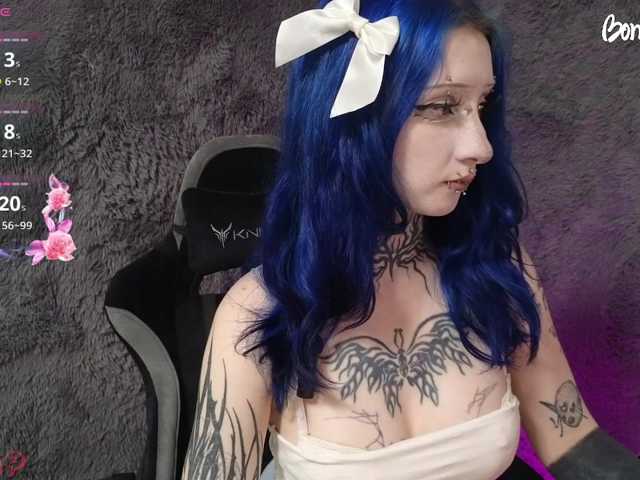 YoungAlice1 live cam on BongaCams