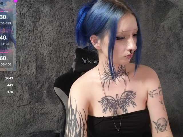 YoungAlice1 live cam on BongaCams
