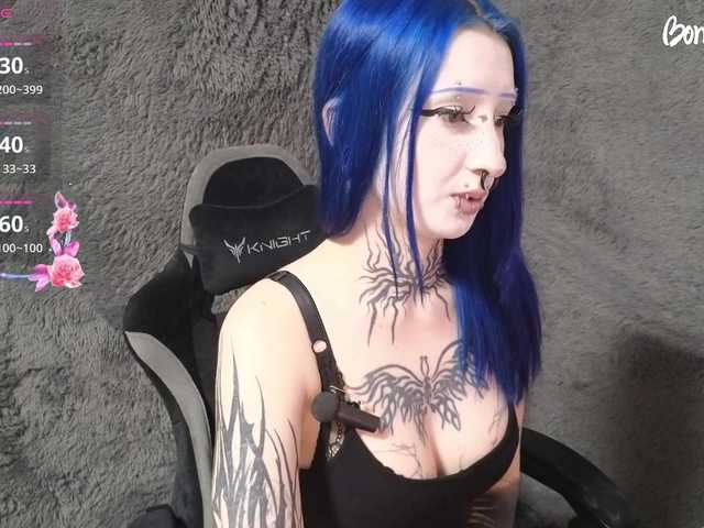 YoungAlice1 live cam on BongaCams