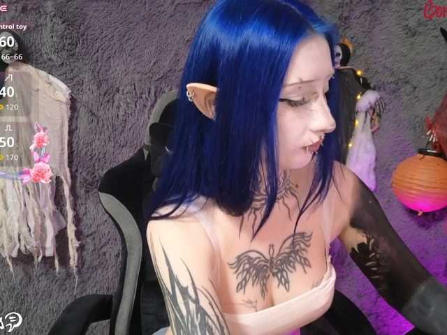 YoungAlice1 live cam on BongaCams