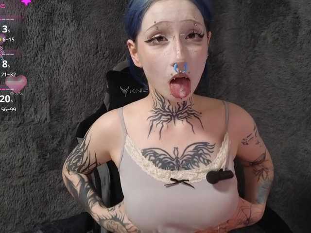 YoungAlice1 live webcam show