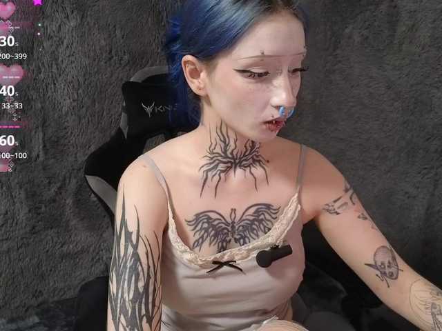 YoungAlice1 live cam on BongaCams