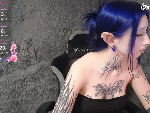 YoungAlice1 live cam