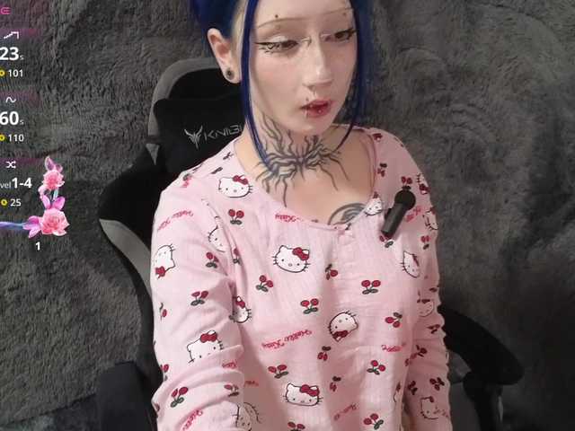 YoungAlice1 live cam on BongaCams