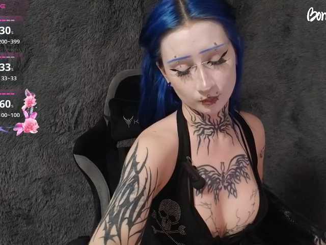 YoungAlice1 live cam on BongaCams