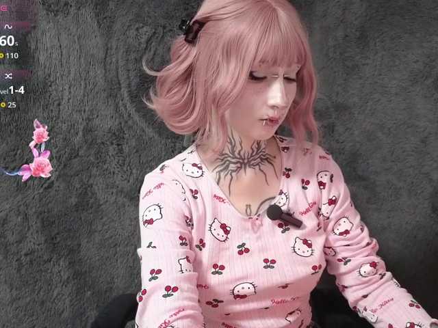 YoungAlice1 live cam on BongaCams