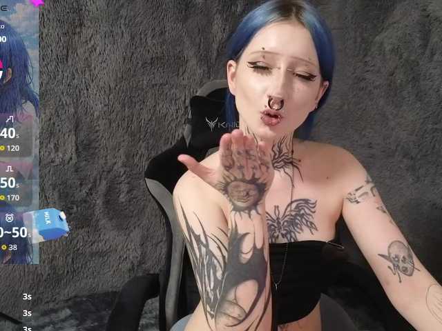 YoungAlice1 live cam on BongaCams