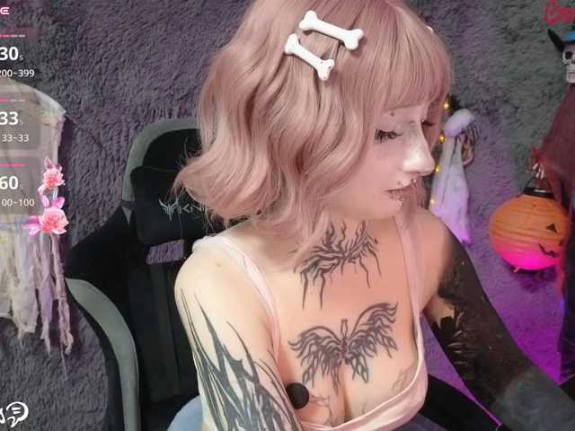 YoungAlice1 live cam on BongaCams