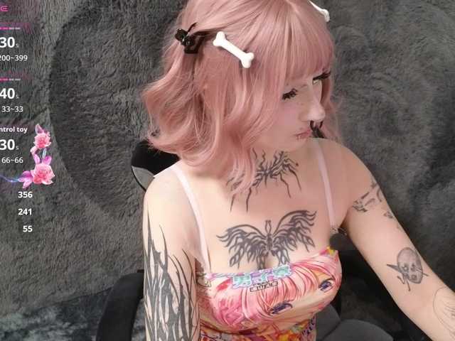 YoungAlice1 live cam on BongaCams