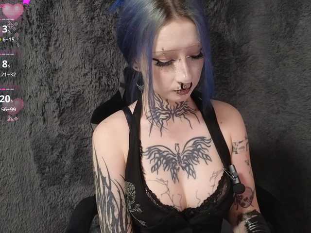 YoungAlice1 live webcam show
