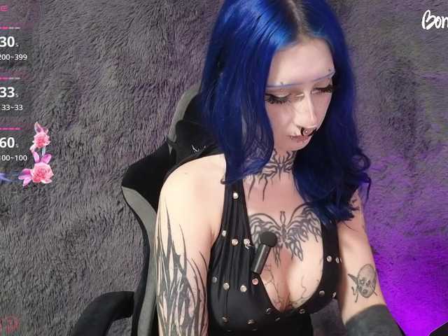 YoungAlice1 live cam on BongaCams