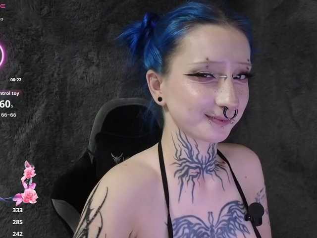 YoungAlice1 live cam