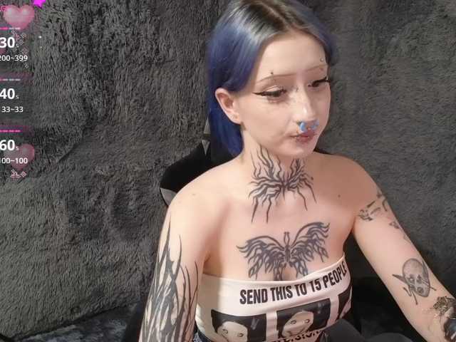 YoungAlice1 live webcam show