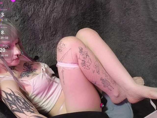 YoungAlice1 live cam on BongaCams