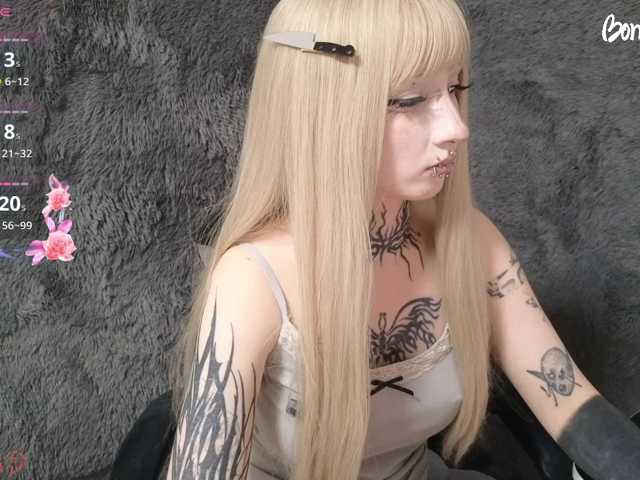 YoungAlice1 live cam on BongaCams