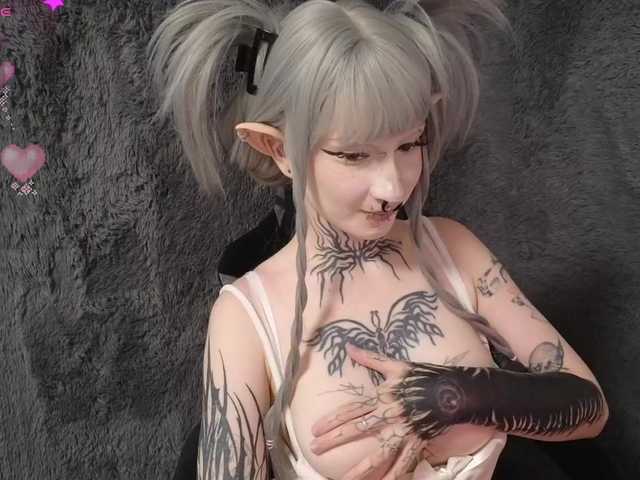 YoungAlice1 live cam on BongaCams
